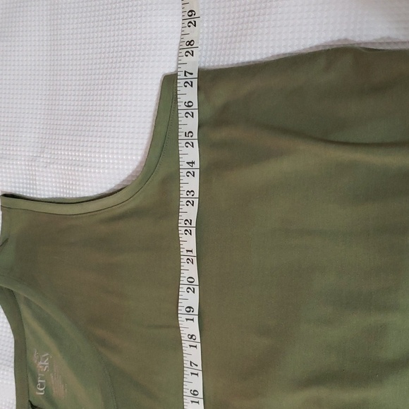 Bobbie Brooks & Terra & Sky Tank Tops.  Both are Size 3X and in EUC. - Picture 8 of 12
